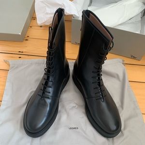 NWT Legres model 32 black combat napa leather zip up boots
